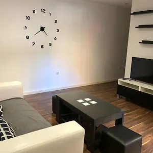 Precioso Piso Con Patio A 200m De La Playa Apartamento